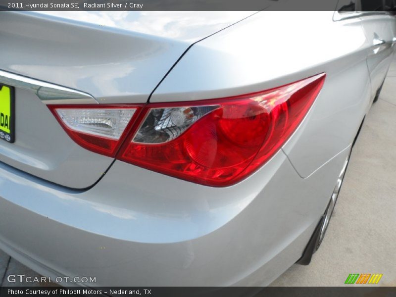 Radiant Silver / Gray 2011 Hyundai Sonata SE