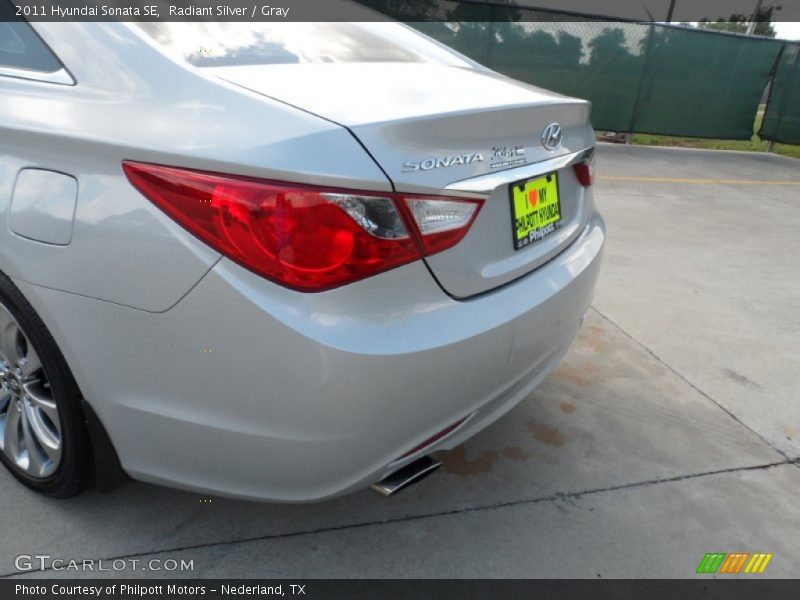 Radiant Silver / Gray 2011 Hyundai Sonata SE