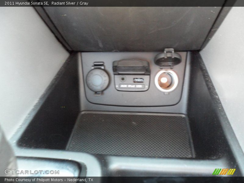 Radiant Silver / Gray 2011 Hyundai Sonata SE