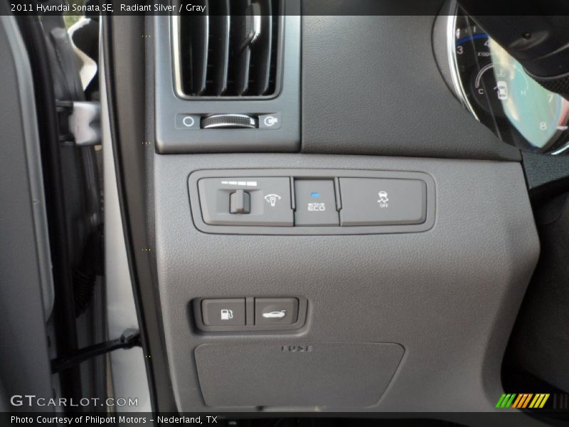Radiant Silver / Gray 2011 Hyundai Sonata SE