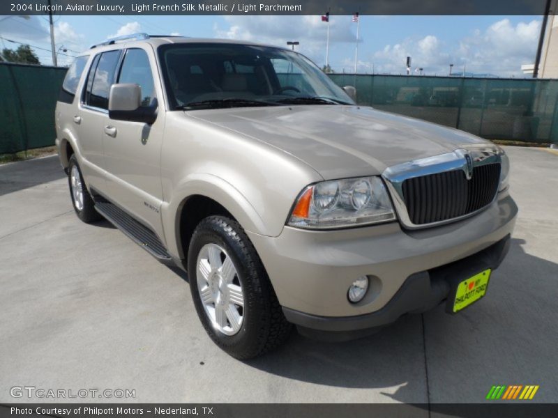 Light French Silk Metallic / Light Parchment 2004 Lincoln Aviator Luxury