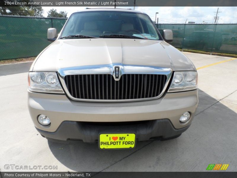 Light French Silk Metallic / Light Parchment 2004 Lincoln Aviator Luxury