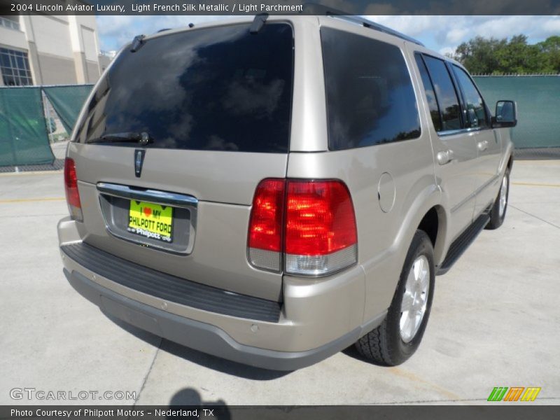 Light French Silk Metallic / Light Parchment 2004 Lincoln Aviator Luxury