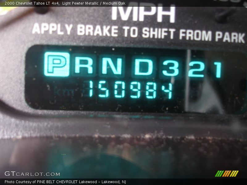 Light Pewter Metallic / Medium Oak 2000 Chevrolet Tahoe LT 4x4