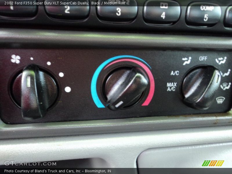 Controls of 2002 F350 Super Duty XLT SuperCab Dually
