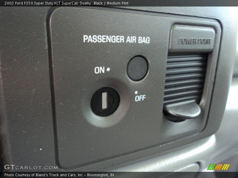 Black / Medium Flint 2002 Ford F350 Super Duty XLT SuperCab Dually