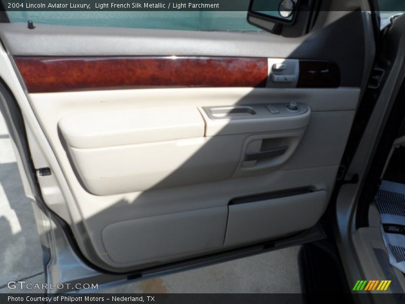 Light French Silk Metallic / Light Parchment 2004 Lincoln Aviator Luxury