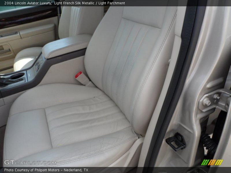 Light French Silk Metallic / Light Parchment 2004 Lincoln Aviator Luxury