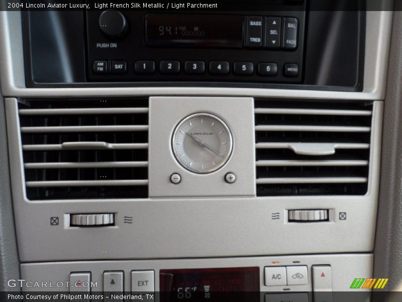 Light French Silk Metallic / Light Parchment 2004 Lincoln Aviator Luxury