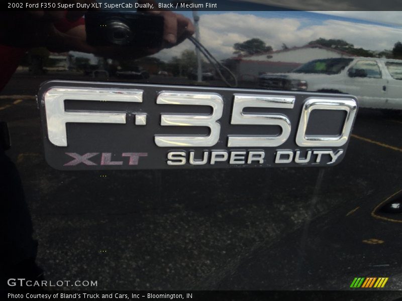  2002 F350 Super Duty XLT SuperCab Dually Logo