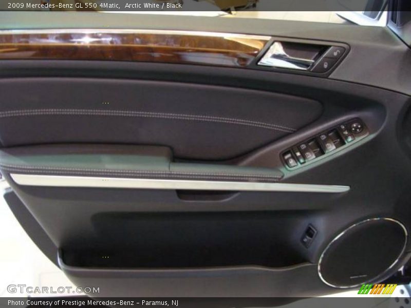 Arctic White / Black 2009 Mercedes-Benz GL 550 4Matic