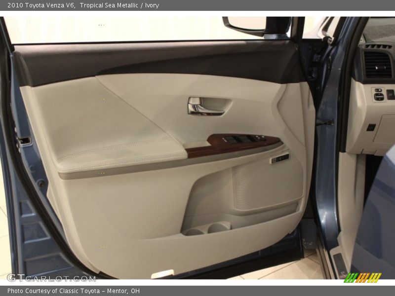 Tropical Sea Metallic / Ivory 2010 Toyota Venza V6