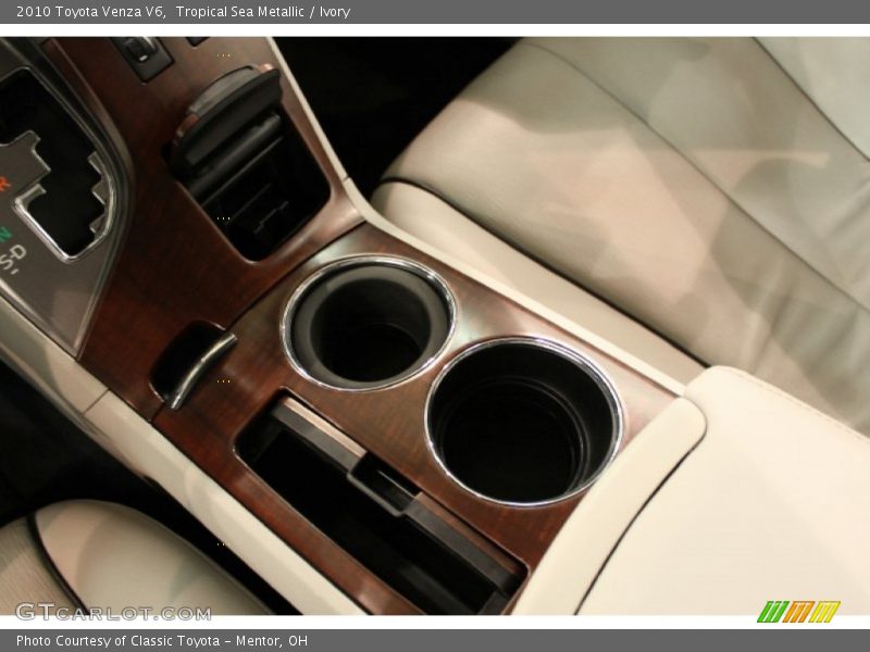 Tropical Sea Metallic / Ivory 2010 Toyota Venza V6