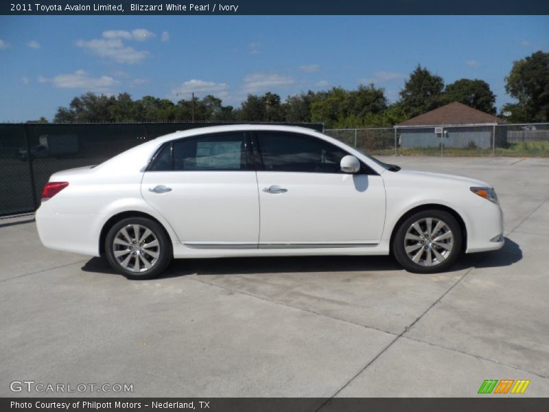 Blizzard White Pearl / Ivory 2011 Toyota Avalon Limited