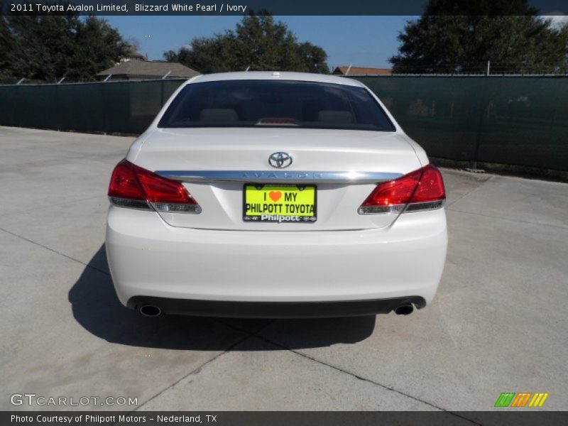 Blizzard White Pearl / Ivory 2011 Toyota Avalon Limited