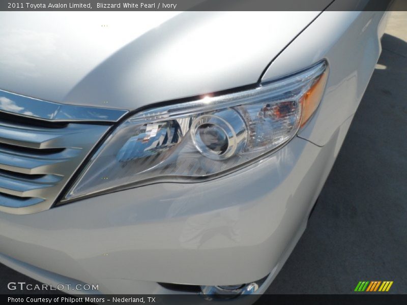 Blizzard White Pearl / Ivory 2011 Toyota Avalon Limited
