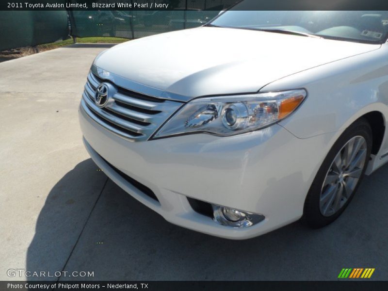 Blizzard White Pearl / Ivory 2011 Toyota Avalon Limited