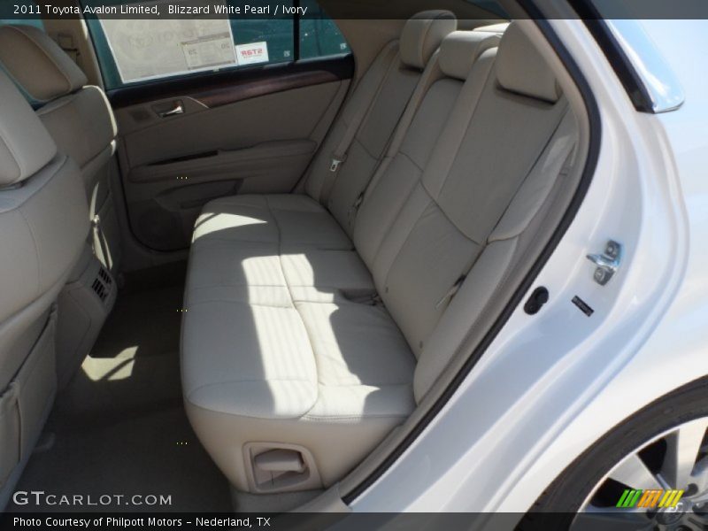 Blizzard White Pearl / Ivory 2011 Toyota Avalon Limited