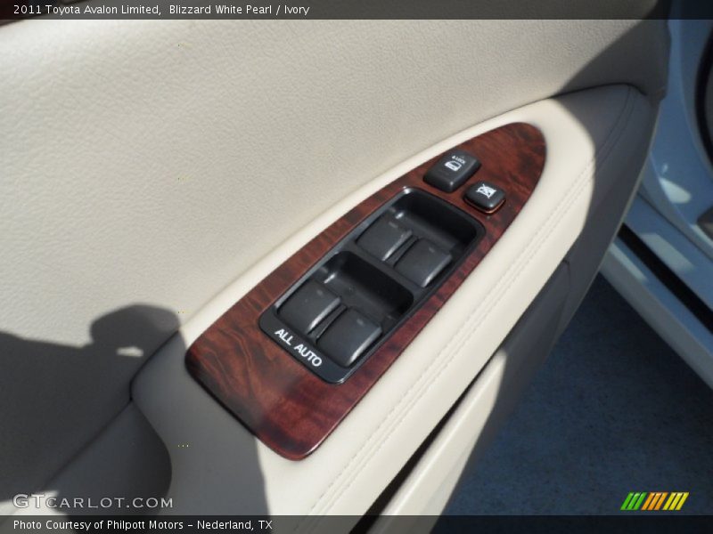Blizzard White Pearl / Ivory 2011 Toyota Avalon Limited