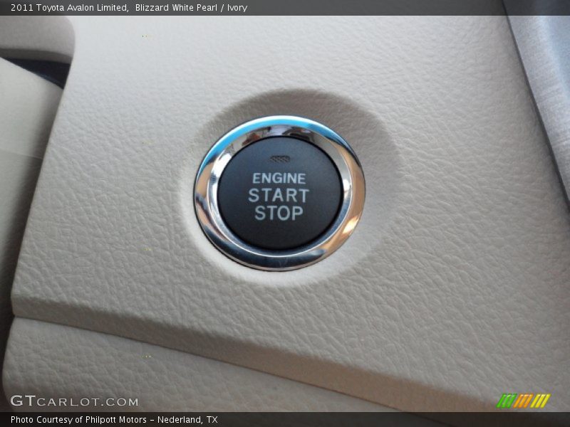 Blizzard White Pearl / Ivory 2011 Toyota Avalon Limited