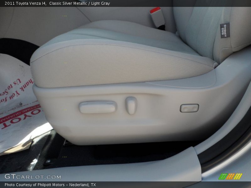 Classic Silver Metallic / Light Gray 2011 Toyota Venza I4
