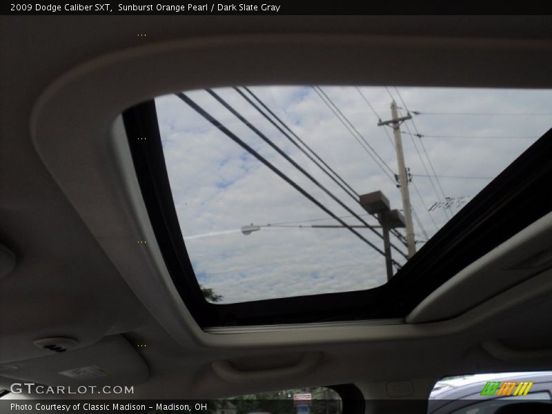 Sunburst Orange Pearl / Dark Slate Gray 2009 Dodge Caliber SXT