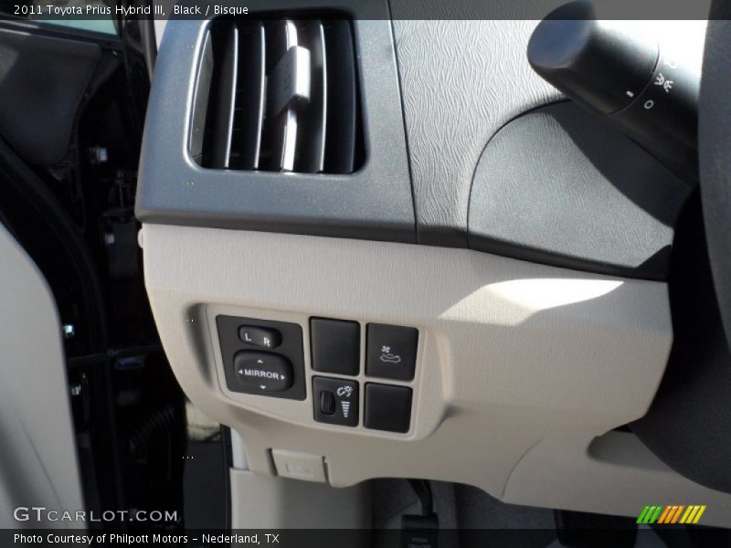Black / Bisque 2011 Toyota Prius Hybrid III
