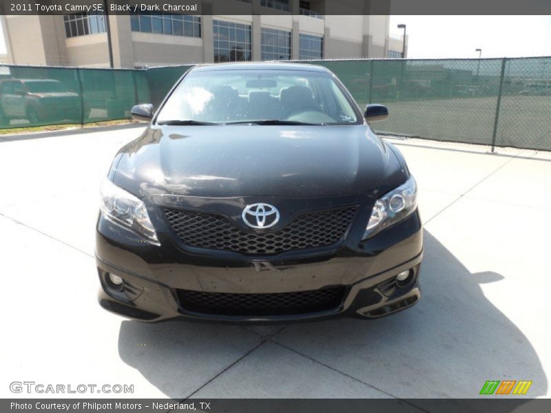 Black / Dark Charcoal 2011 Toyota Camry SE