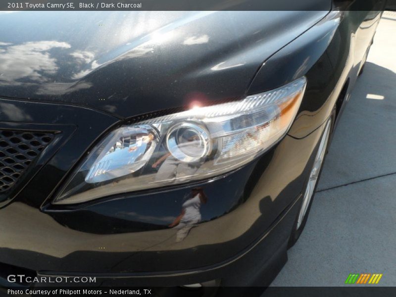 Black / Dark Charcoal 2011 Toyota Camry SE