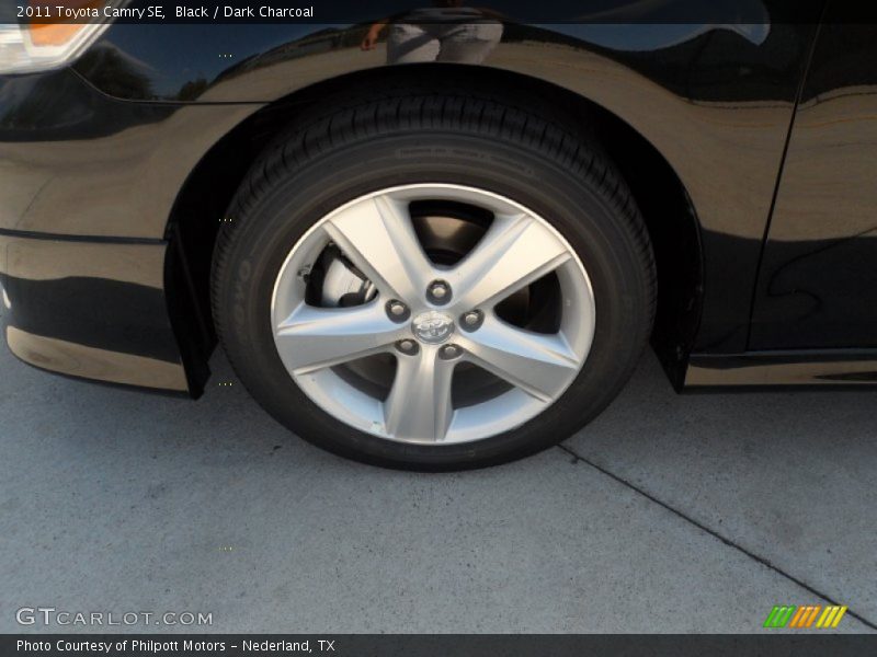 Black / Dark Charcoal 2011 Toyota Camry SE