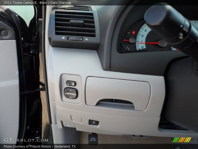 Black / Dark Charcoal 2011 Toyota Camry SE