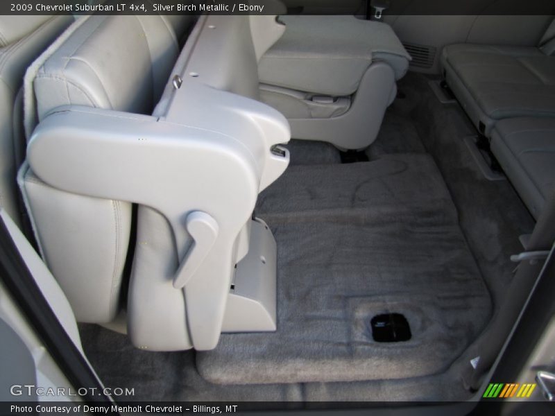 Silver Birch Metallic / Ebony 2009 Chevrolet Suburban LT 4x4