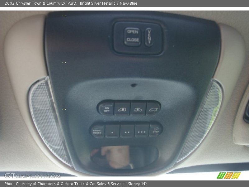 Controls of 2003 Town & Country LXi AWD