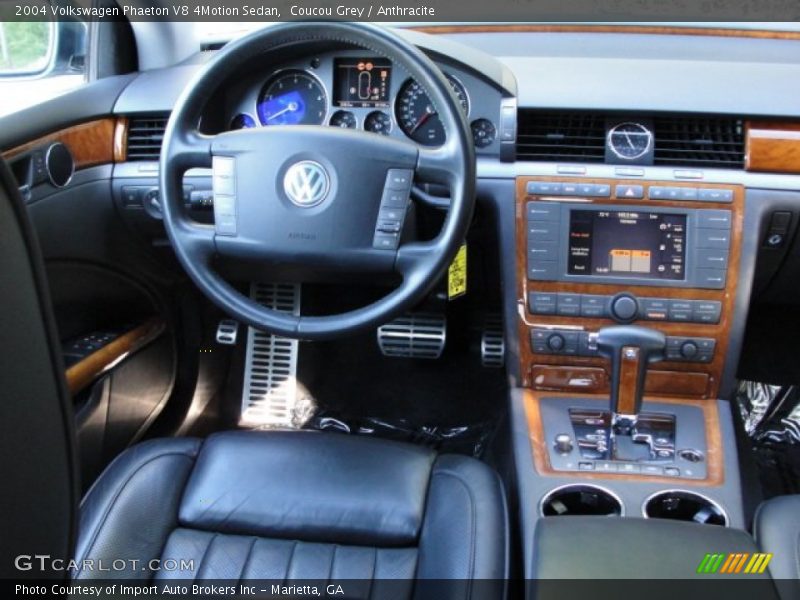  2004 Phaeton V8 4Motion Sedan Anthracite Interior