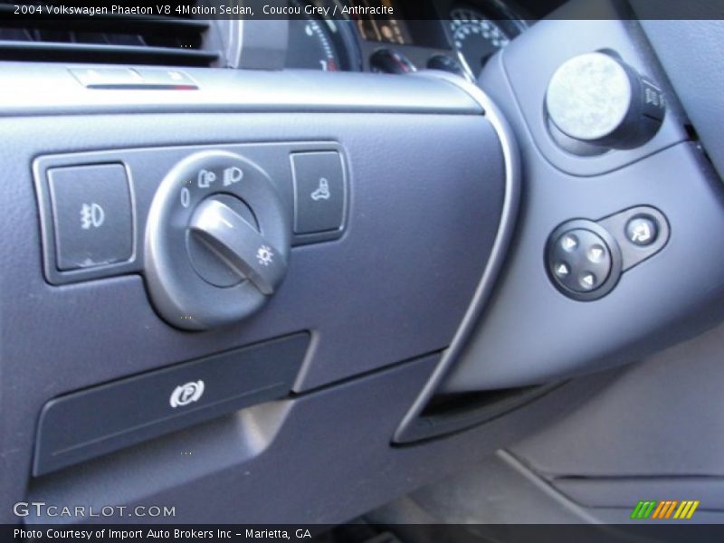 Controls of 2004 Phaeton V8 4Motion Sedan