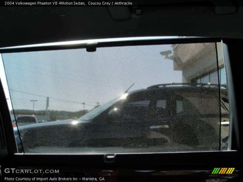 Coucou Grey / Anthracite 2004 Volkswagen Phaeton V8 4Motion Sedan