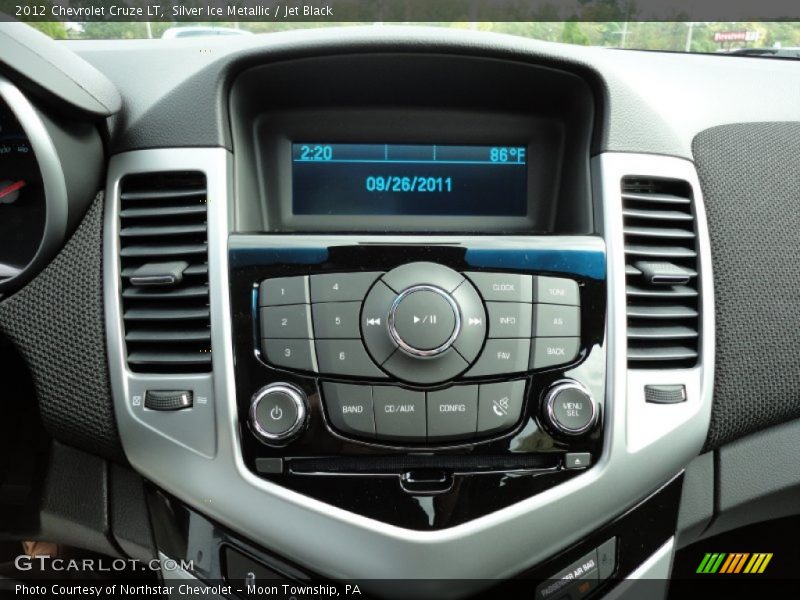Silver Ice Metallic / Jet Black 2012 Chevrolet Cruze LT