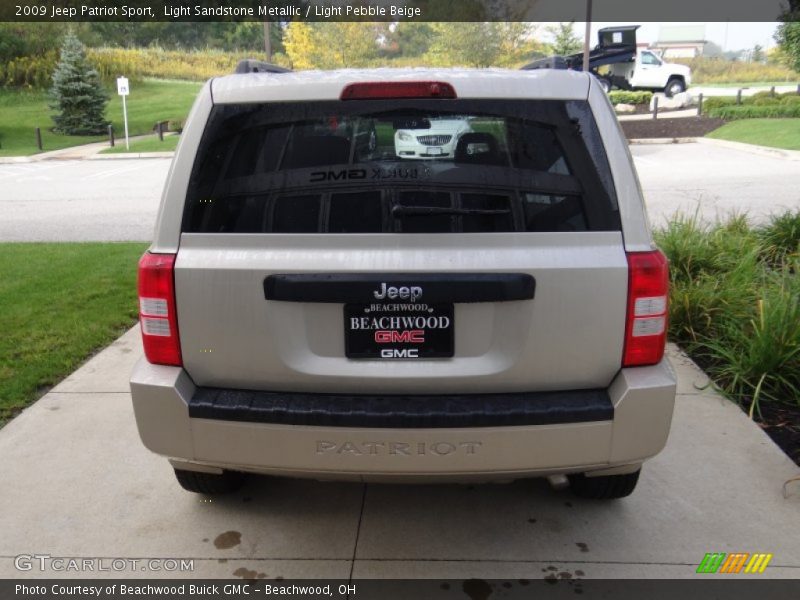 Light Sandstone Metallic / Light Pebble Beige 2009 Jeep Patriot Sport