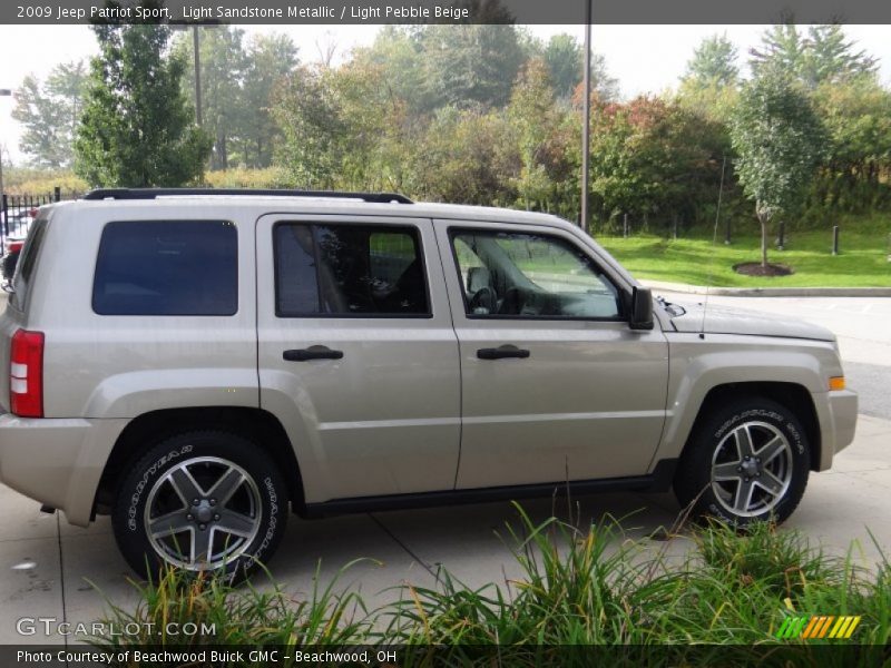 Light Sandstone Metallic / Light Pebble Beige 2009 Jeep Patriot Sport