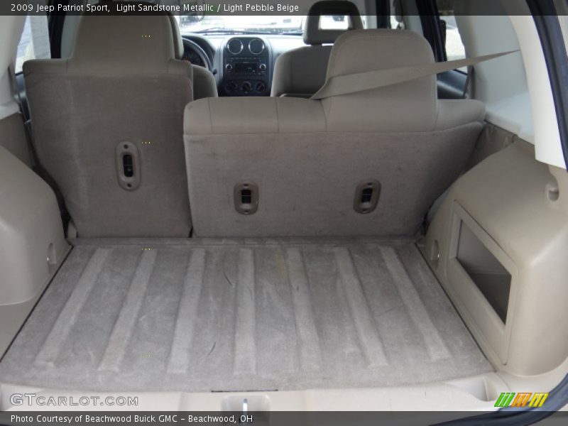 Light Sandstone Metallic / Light Pebble Beige 2009 Jeep Patriot Sport
