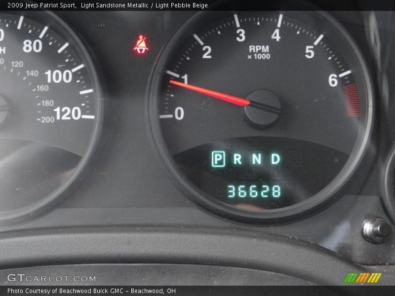 Light Sandstone Metallic / Light Pebble Beige 2009 Jeep Patriot Sport
