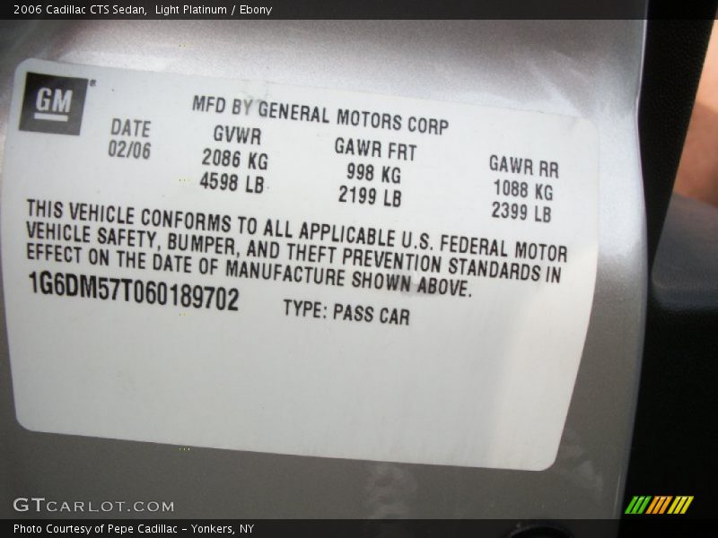 Light Platinum / Ebony 2006 Cadillac CTS Sedan