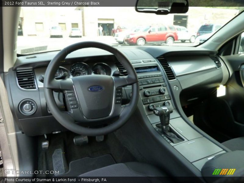 Dashboard of 2012 Taurus SEL