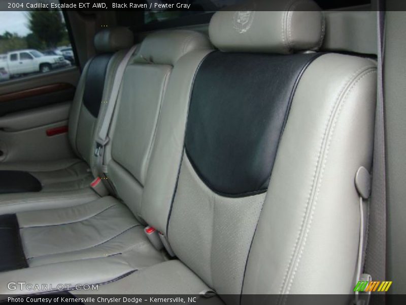  2004 Escalade EXT AWD Pewter Gray Interior