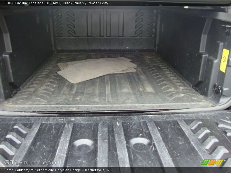 Black Raven / Pewter Gray 2004 Cadillac Escalade EXT AWD