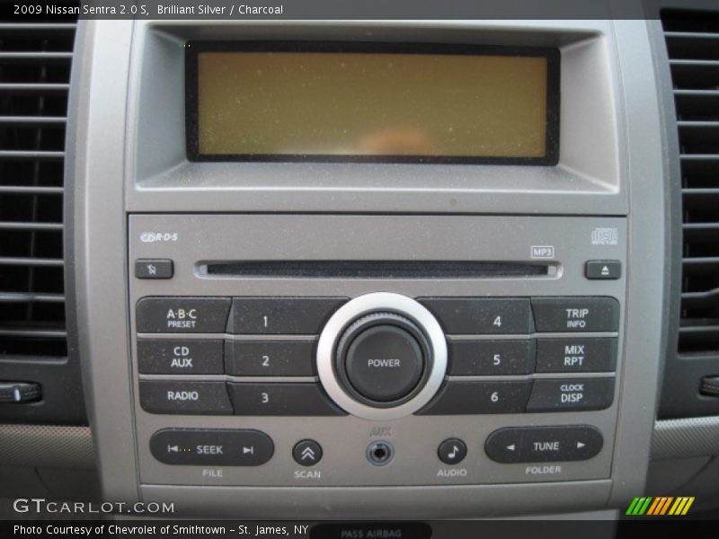 Brilliant Silver / Charcoal 2009 Nissan Sentra 2.0 S