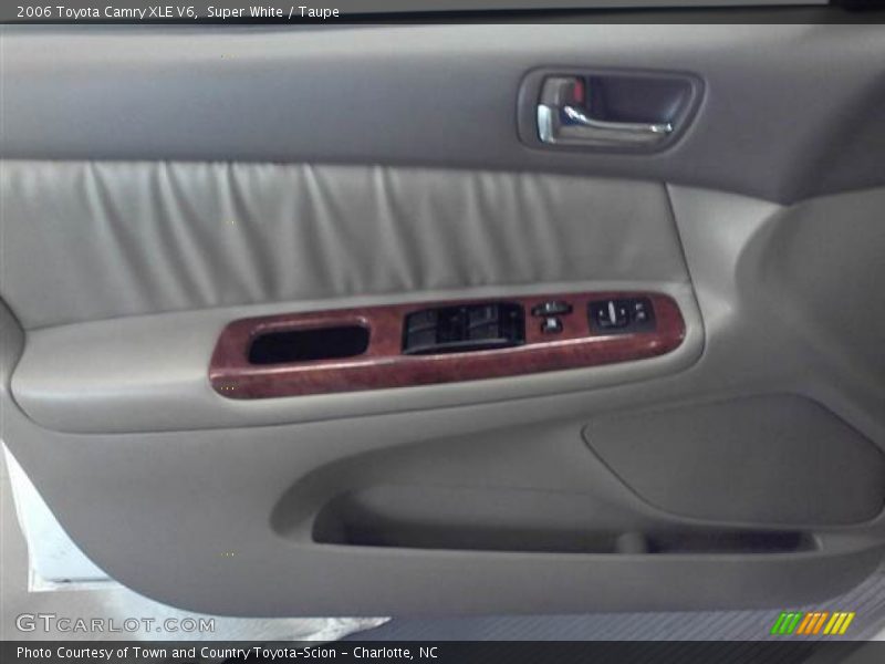 Super White / Taupe 2006 Toyota Camry XLE V6