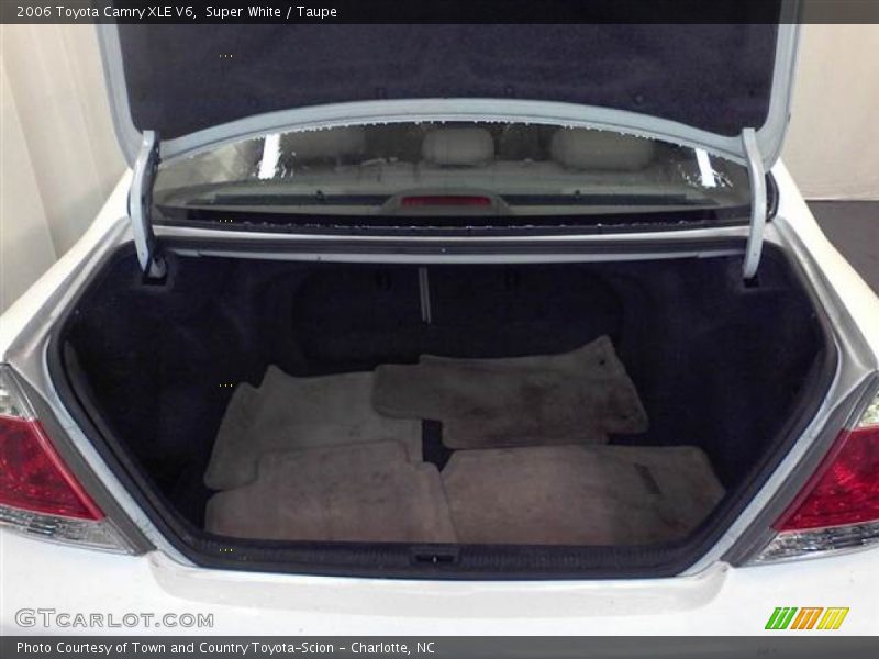  2006 Camry XLE V6 Trunk