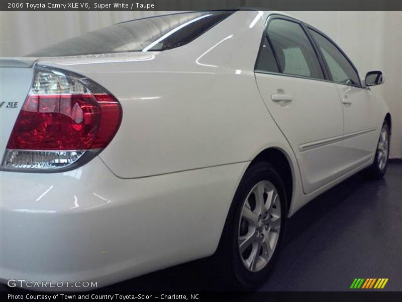 Super White / Taupe 2006 Toyota Camry XLE V6