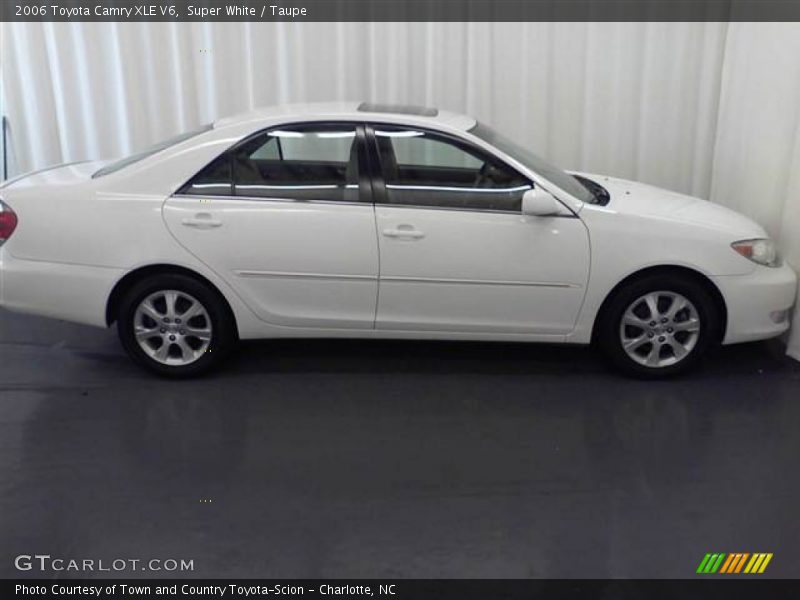 Super White / Taupe 2006 Toyota Camry XLE V6